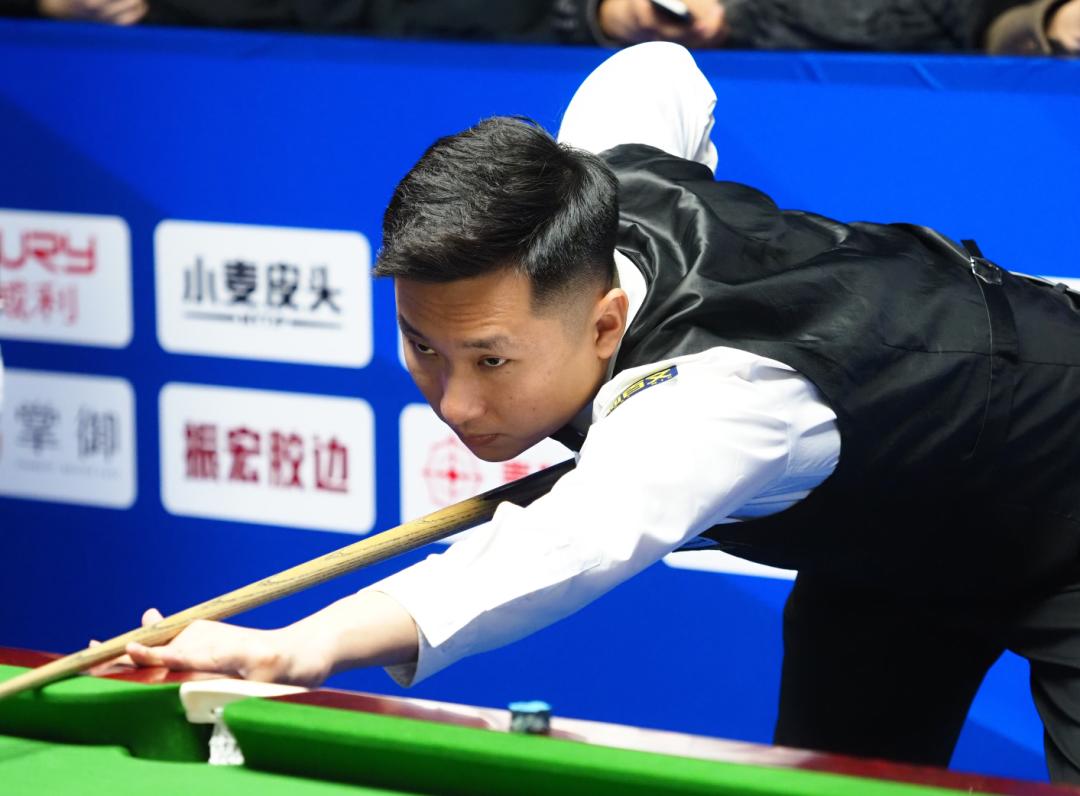 外追逐自己 外追逐自己